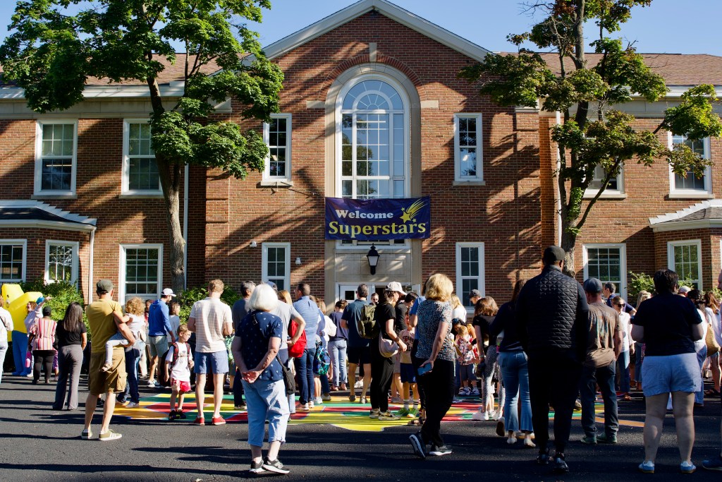 Letter: School board is rapidly losing trust — Evanston Real Estate news